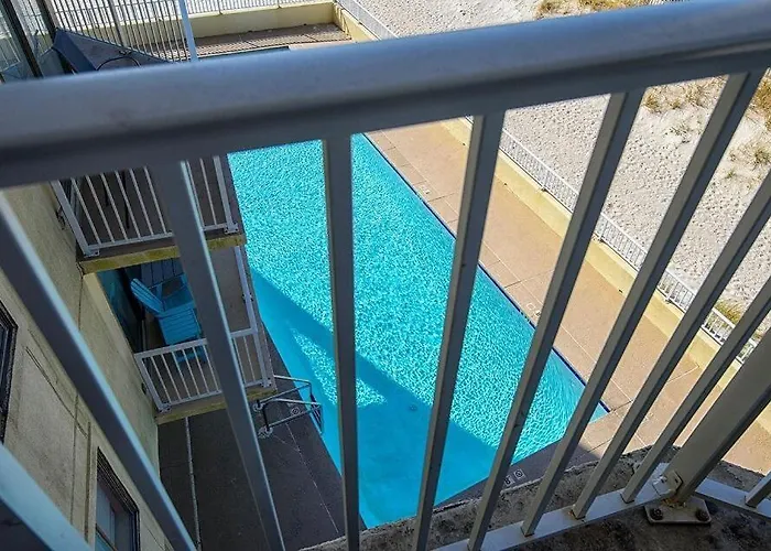 Hotel Whaler 3b