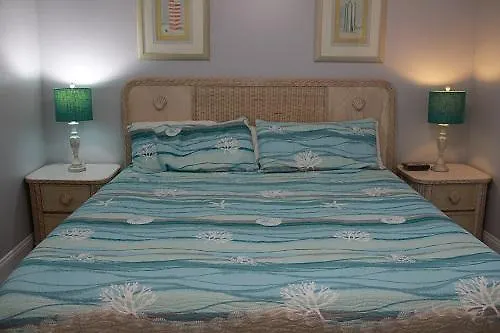 Hotel Whaler 3b *
